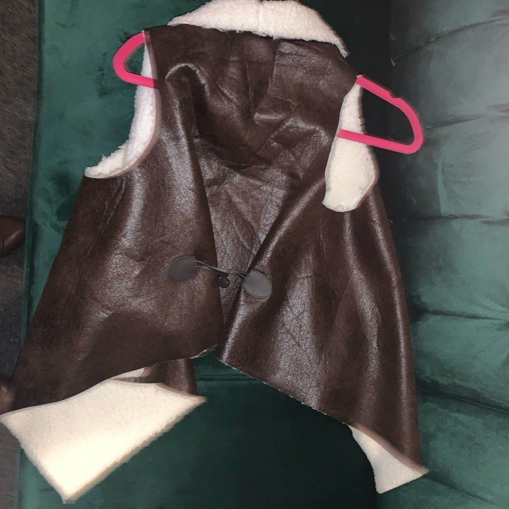 Chic vest - Picture 2 of 5